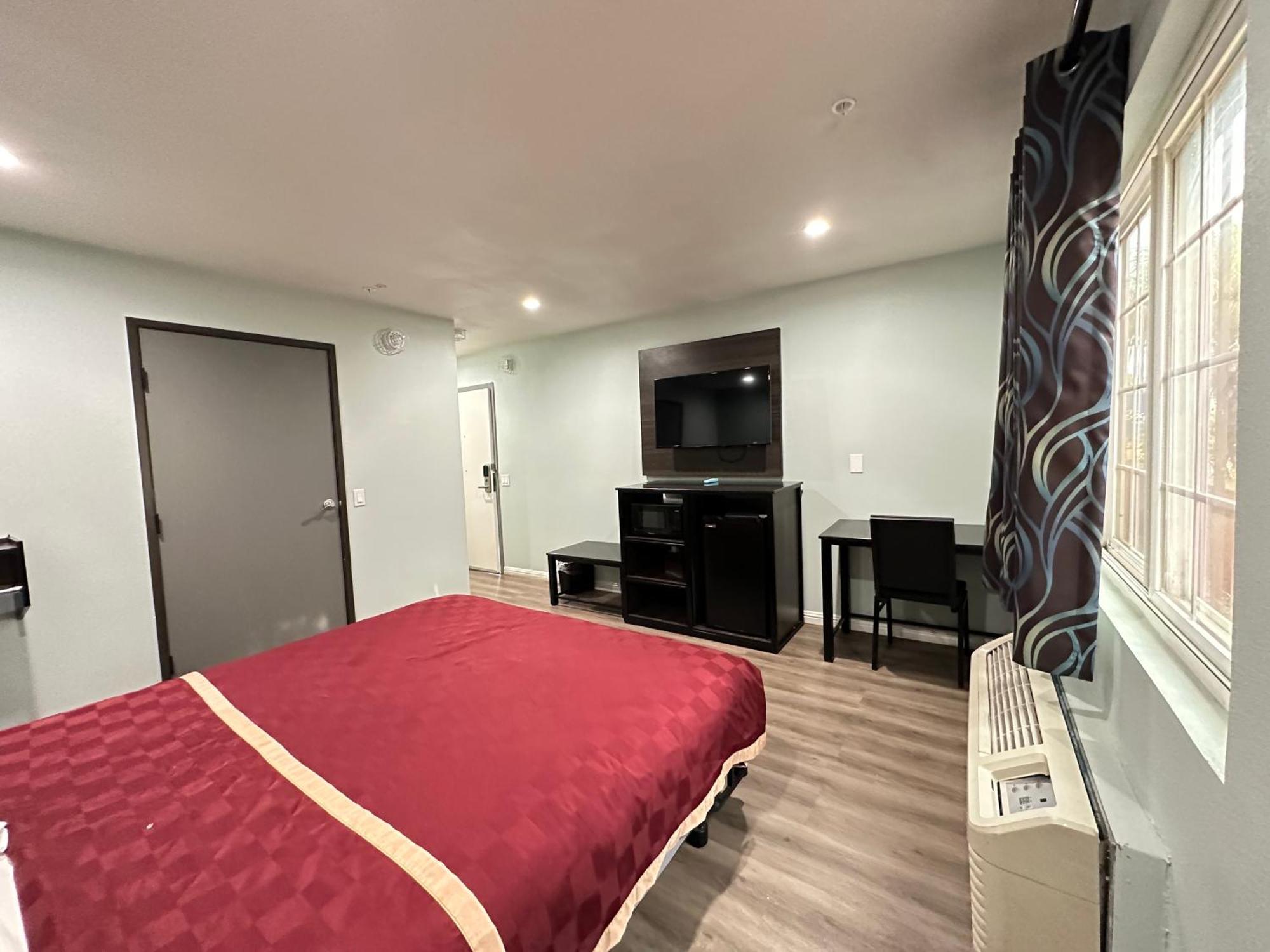 Express Inn & Suites Ontario Airport Экстерьер фото
