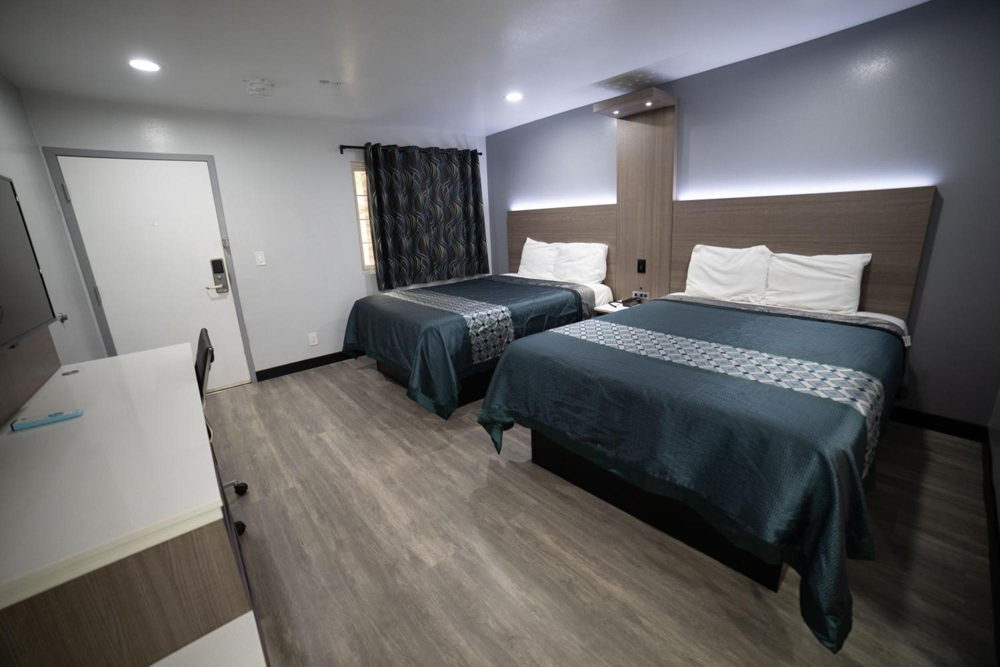 Express Inn & Suites Ontario Airport Экстерьер фото