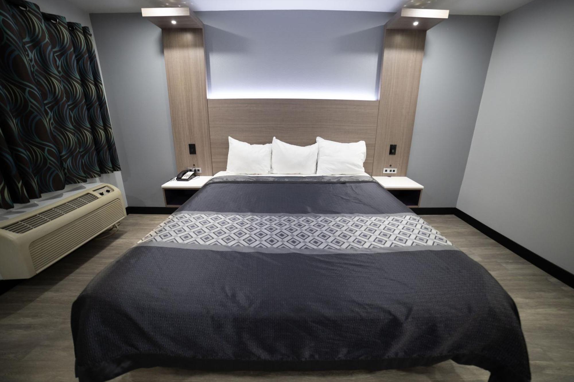 Express Inn & Suites Ontario Airport Экстерьер фото