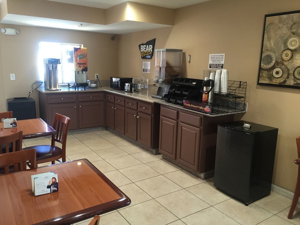 Express Inn & Suites Ontario Airport Экстерьер фото
