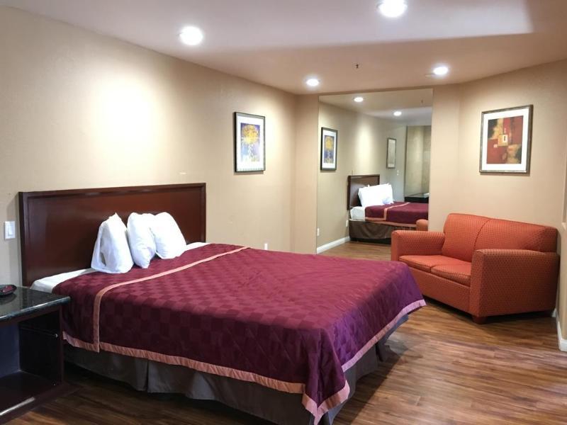 Express Inn & Suites Ontario Airport Экстерьер фото